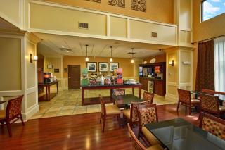 Hampton Inn & Suites Sevierville at Stadium Drive - 8