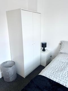Convenient & Modern Private Bedroom Space near Barnsley Hospital - Barnsley - 1