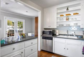 Private, Tranquil Living in Historic RVA Awaits! - Richmond - 2