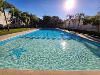 Casa de 3 habitaciones TODAS con baño propio, 3 y medio baños en toal, alberca, cupo hasta 12 personas - Playa del Carmen - 0