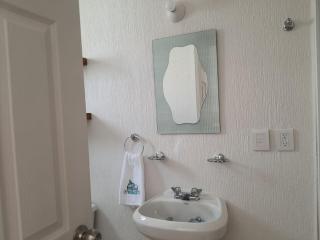 Casa de 3 habitaciones TODAS con baño propio, 3 y medio baños en toal, alberca, cupo hasta 12 personas - 3