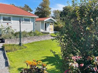 Spacious Family Cottage in Kyrkesund - 7