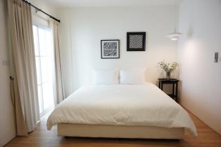 White Wood Nimman - 7