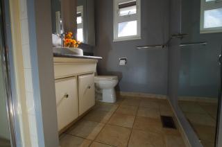 New Master room & private washroom 203 - 3