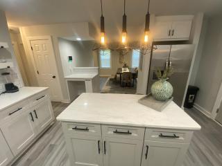 East Point Atlanta - Spacious 5BR Retreat! - Atlanta - 3