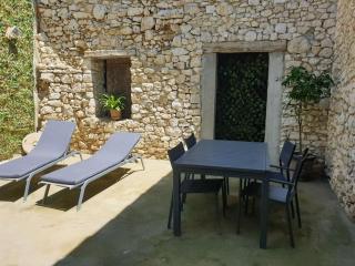 SPA, Patio et Maison privés - Détente à la campagne - Sarrant - 8