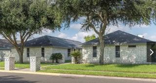 PEBBLES' BEACH HOUSE - 3