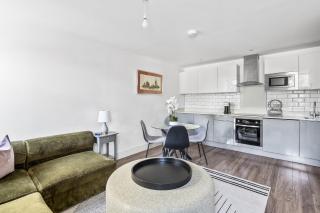 Luxurious 2 Bedroom Apartment with Free Parking - Chelmsford - 7