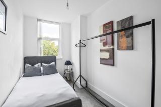 Luxurious 2 Bedroom Apartment with Free Parking - Chelmsford - 3