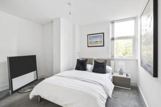 Luxurious 2 Bedroom Apartment with Free Parking - Chelmsford - 9
