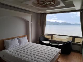 Namhae Beach Hotel - Namhae - 3