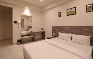 Hotel Jay Palace Inn - Solapur - 0