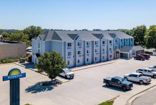 Days Inn & Suites by Wyndham Greeley - Greeley - 9