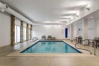 DoubleTree by Hilton Pittsburgh Airport - Moon Township - 5