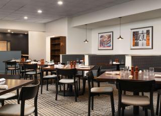 DoubleTree by Hilton Pittsburgh Airport - Moon Township - 4