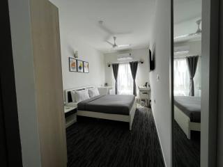 Hotel Z Triloha - Bangalore - 1