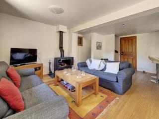 Chalet cosy aux Allues · 8 pers · Cheminée · Terrasse · Proche pistes et commerces - FR-1-688-57 - 1