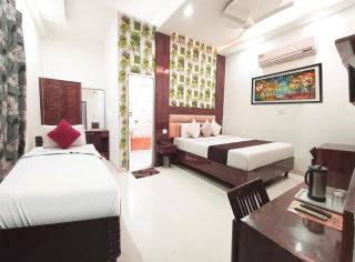 Rebirth Hotel - 9