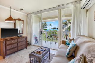 Seaview at the Islander on the Beach Oceanview Studio 201 - Kapaa - 7