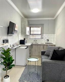 Ivywood loft @ Monarch Studios - 9