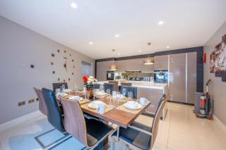 *RA7C* For your most relaxed & Cosy stay + Free Parking + Free Fast WiFi * - Batley - 9