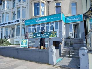 Vinnie's Family Hotel - Blackpool - 0