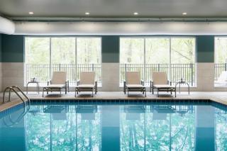Holiday Inn Express & Suites Marinette - Marinette - 1
