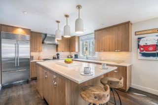 330 W Pacific B townhouse - 6