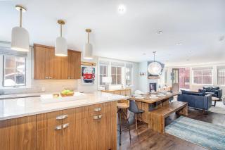 330 W Pacific B townhouse - 4