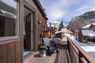 330 W Pacific B townhouse - 2