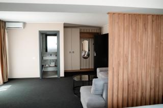 River Park Hotel - Drăgăşani - 1