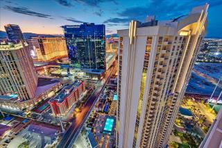 SIGNATURE MGM TOP 38th FLOOR PENTHOUSE, BEST DELUXE BALONY STRIP VIEW SUITE, NO RESORT FEE, FREE VALET, SHORTEST WALK 2 MGM - Las Vegas - 3