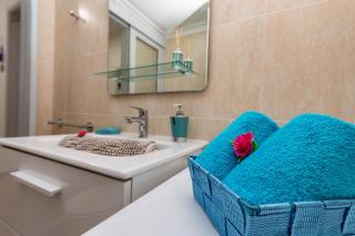 Serenity Yumbo - Europa appartment 2min Yumbo - 5min from beach - WiFi Free - Air Conditioner - Private services - Free Welcome Book - CoHôte Conserjeria Gran Canaria - Playa del Inglés - 3