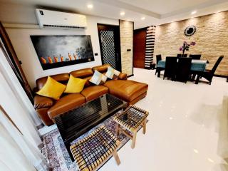 8th Floor 2brs Penthouse 700m Walk To Ekkamai Bts station - Khlong Toei - 0