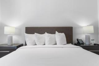 Fortune House Hotel Suites - 1
