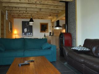 Chalet cosy 6 personnes, 80 m², proche pistes et village, poêle à bois, parking, non fumeur - FR-1-733-145 - 8