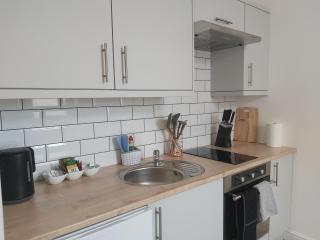 Flat 7 - Newly Renovated - 3