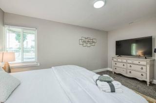 Fun City Haven Spacious Retreat in Fresno - Fresno - 3