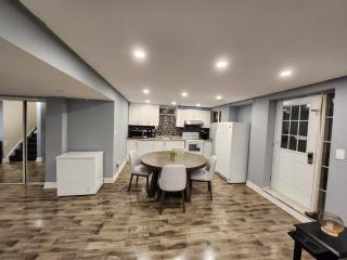 Adorable 2-Bedoom walkout basement Apartment - Milton - 6