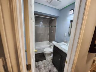 Adorable 2-Bedoom walkout basement Apartment - Milton - 8