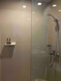 Tropical 1BR Uptown Parksuites BGC, 200mbps Smart TV - Manila - 7