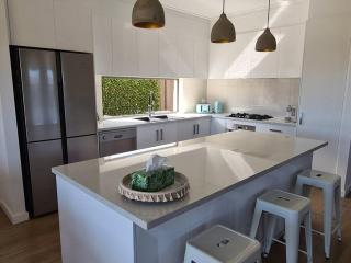 Coastal Palms - relax by the golf course - Normanville - 9
