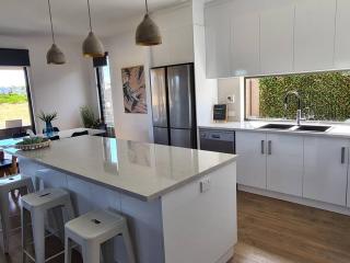 Coastal Palms - relax by the golf course - Normanville - 8