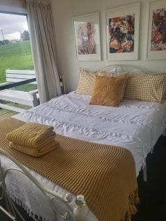 Tui Cottage - - 0
