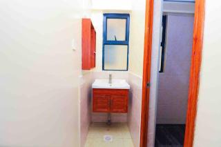 Luxury 1 BED apartment with extra bed Kilimani Nairobi Kenya - 8