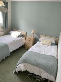 Centre of town House 3 Bedrooms Sleeps 5 and Infant Free Onsite Parking 2 Cars - King's Lynn - 2