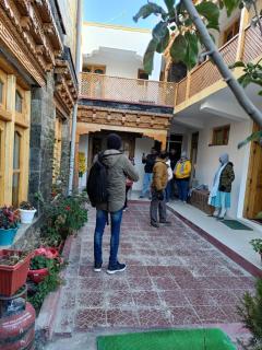 Himalayan Regal House - Deskit - 4