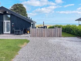 6 person holiday home in Hadsund - Haslevgårde - 0