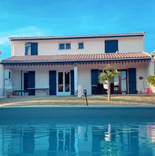 Belle villa avec grande piscine 12 couchages 100m du tram - Le Bouscat - 0