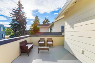 The Seattle Kraken Sweet Suite - 1